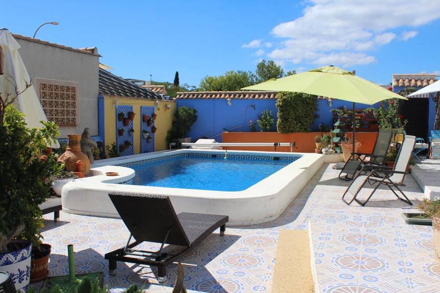 Re-sale - Villa - Playa Flamenca - Alicante