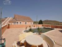 Re-sale - Country house - Pinoso