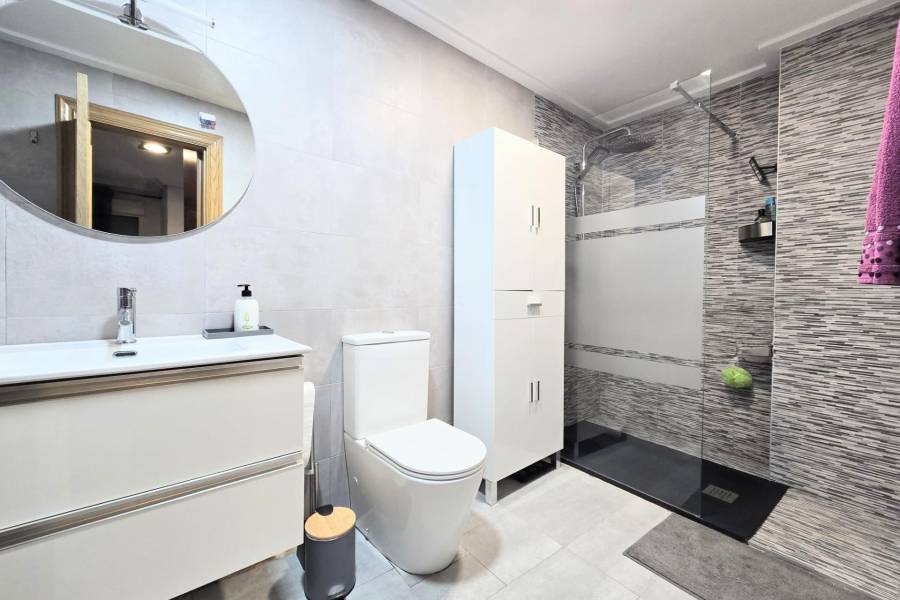 Re-sale - Flat - Elche