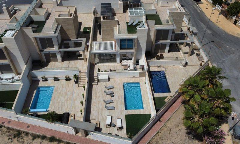 Re-sale - Villa - Villamartin