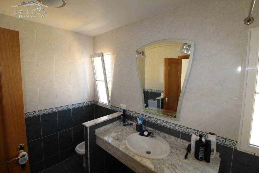 Re-sale - Villa - Aspe - Santa Elena