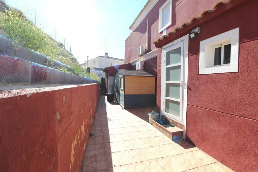 Re-sale - Villa - Elche