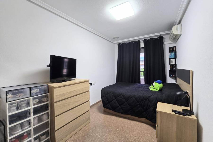 Re-sale - Flat - Elche