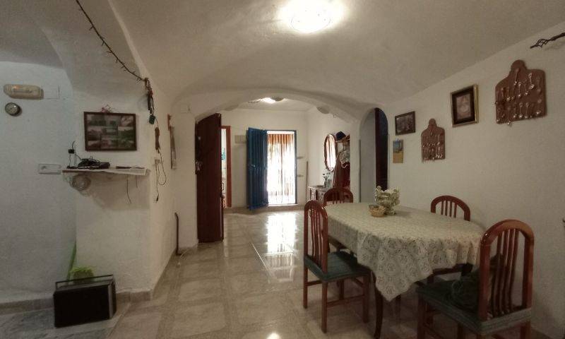 Re-sale - Cave house - Hondon De Las Nieves