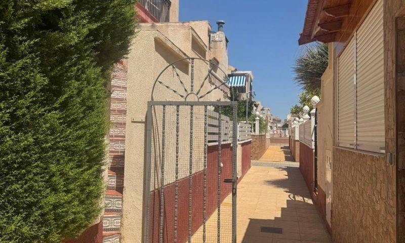 Venta - Apartamento - Playa Flamenca - Alicante