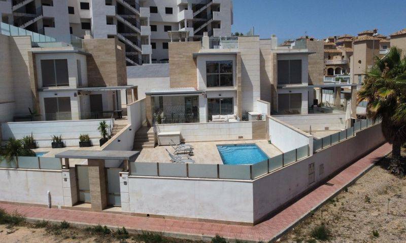 Re-sale - Villa - Villamartin