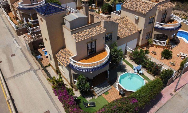 Re-sale - Villa - Villamartin