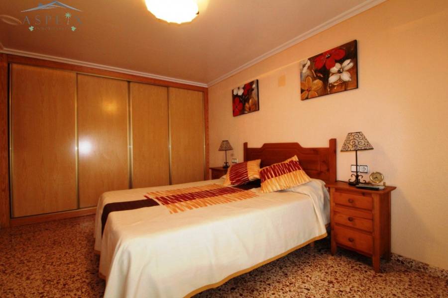 Re-sale - Country house - Hondon De Las Nieves