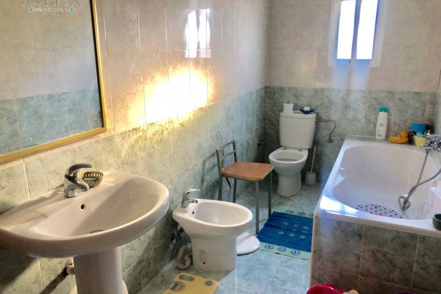 Re-sale - Villa - La Romana - ALCANÁ