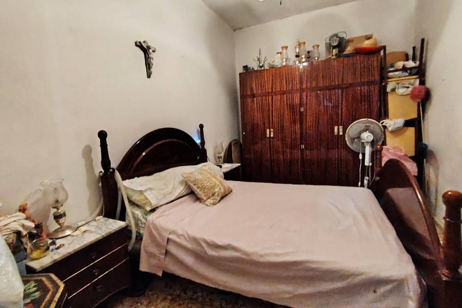 Re-sale - Country house - Novelda