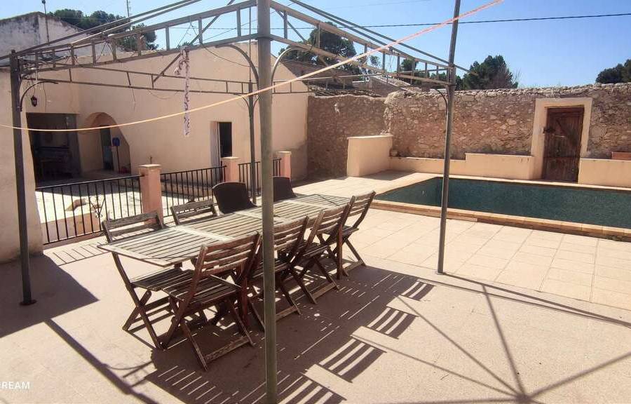 Re-sale - Country house - Monovar