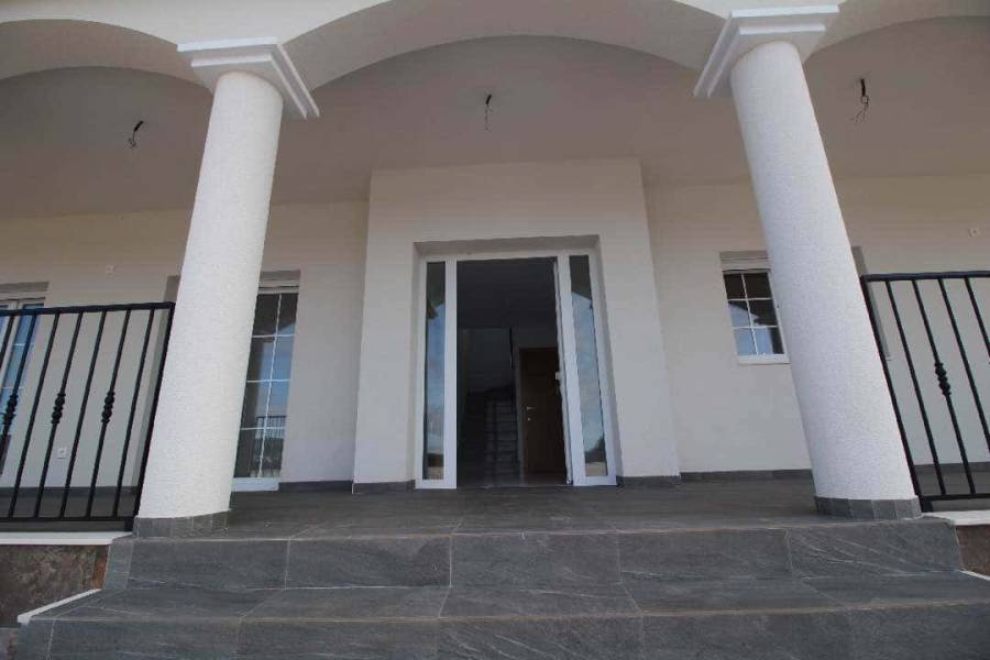 Obra Nueva - Chalet - Pinoso