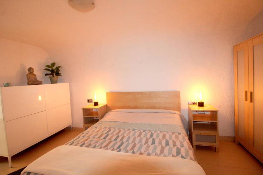 Re-sale - Cave house - Hondon De Las Nieves