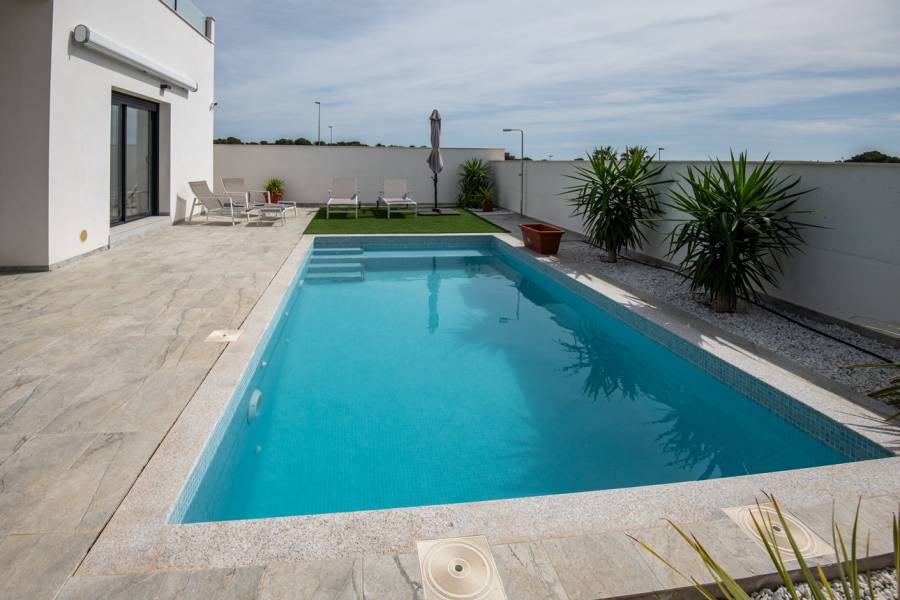 Re-sale - Villa - Pinar De Campoverde