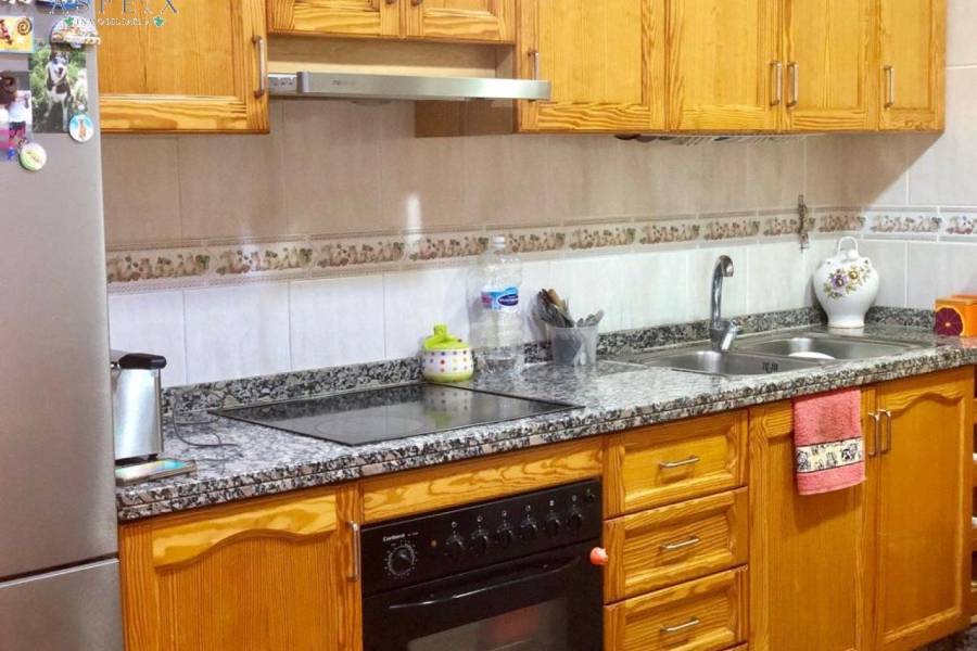 Re-sale - Flat - Elche