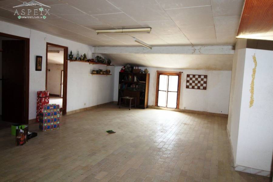 Re-sale - Country house - Petrer