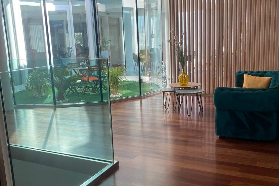 Re-sale - Country house - Petrer - Loma badá