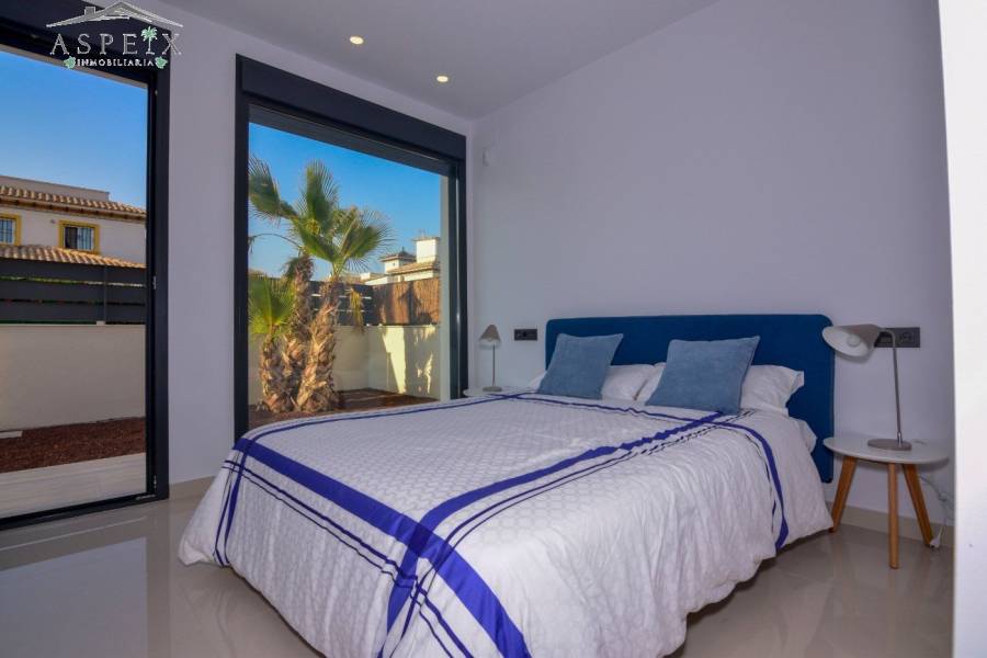 Re-sale - Villa - La Marina - El pinet