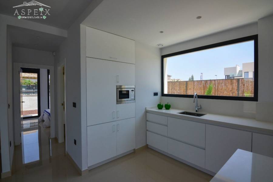 Re-sale - Villa - La Marina - El pinet