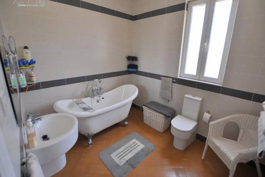 Re-sale - Country house - Pinoso