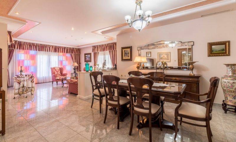 Re-sale - Villa - Elche