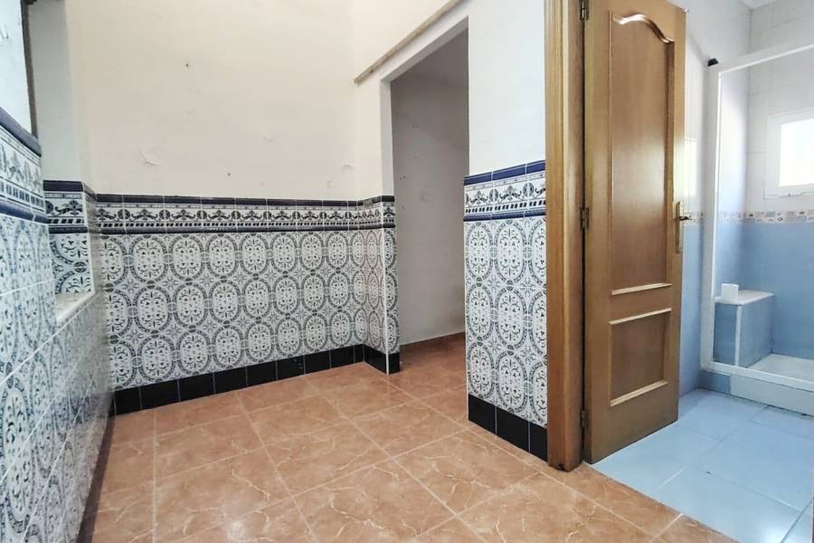 Re-sale - Country house - Hondon De Las Nieves