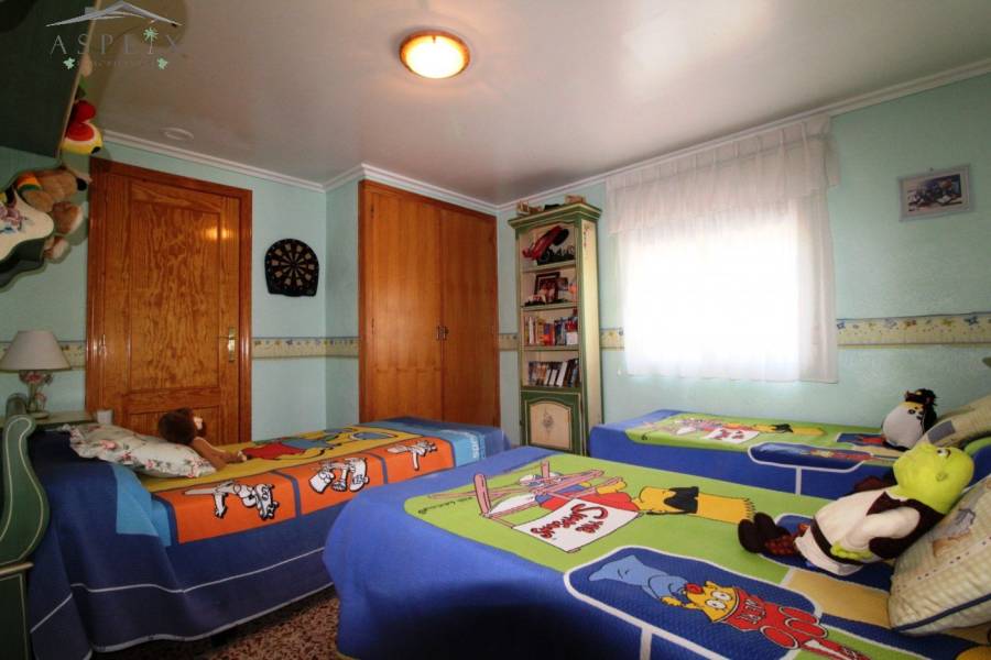 Re-sale - Country house - Hondon De Las Nieves