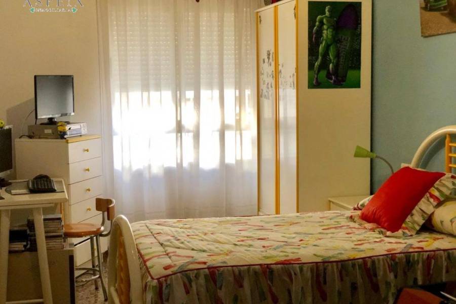 Re-sale - Flat - Elche