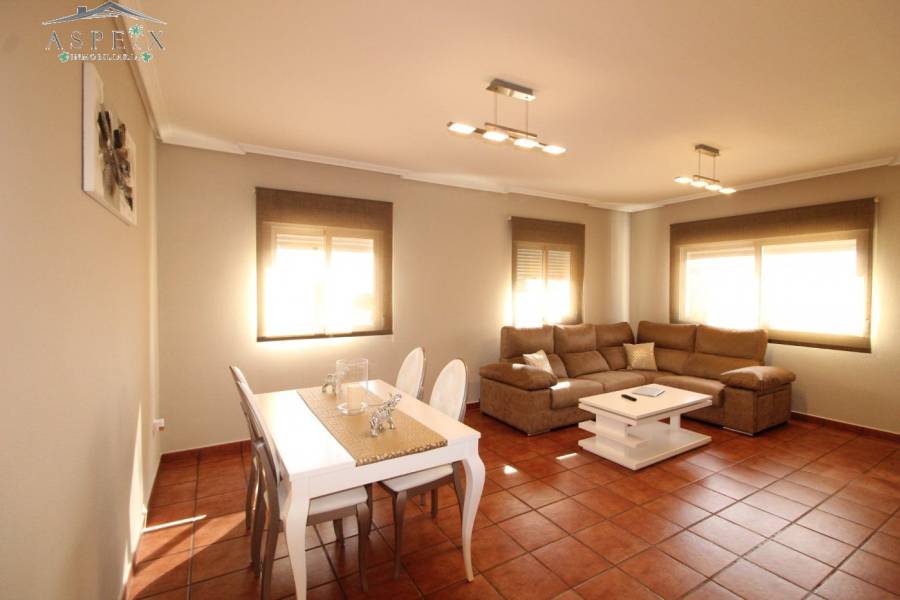 Re-sale - Villa - Elche