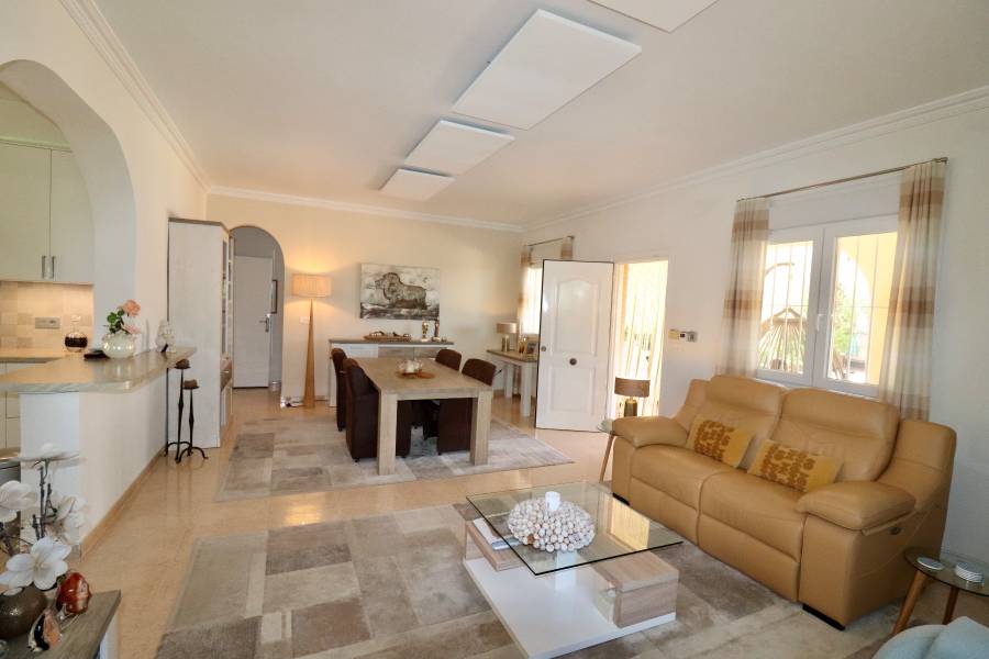 Re-sale - Country house - Orihuela