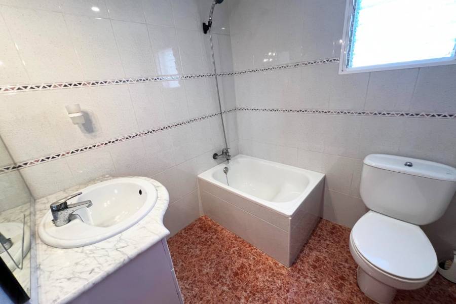 Re-sale - Country house - Hondon De Los Frailes