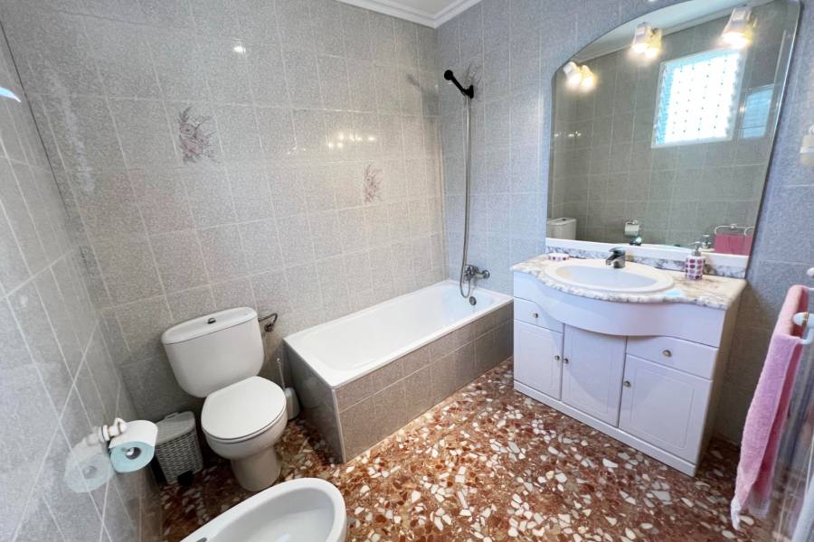 Re-sale - Country house - Hondon De Los Frailes