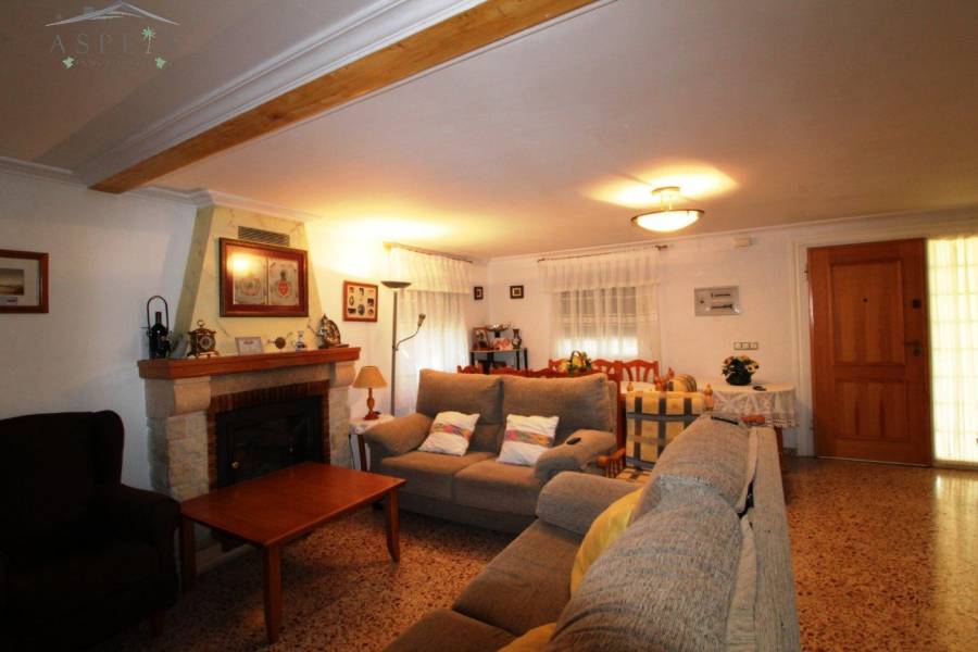 Re-sale - Country house - Hondon De Las Nieves