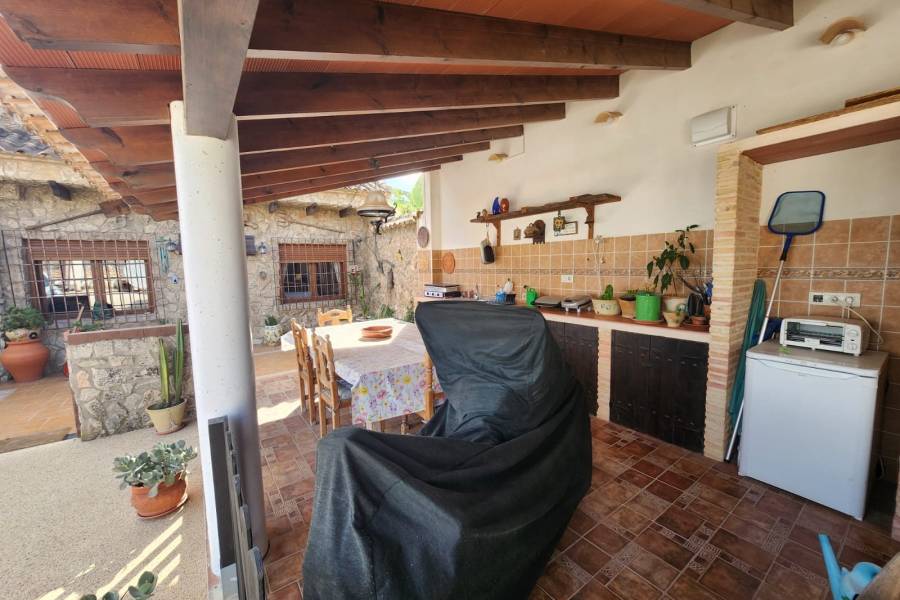 Re-sale - Villa - Algueña