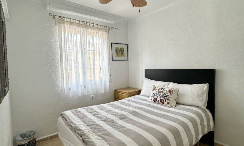 Re-sale - Villa - Playa Flamenca - Alicante