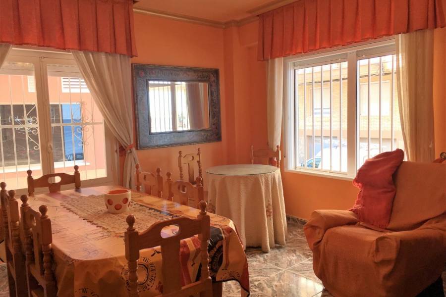 Re-sale - Apartment - Torrevieja - Close to the beach