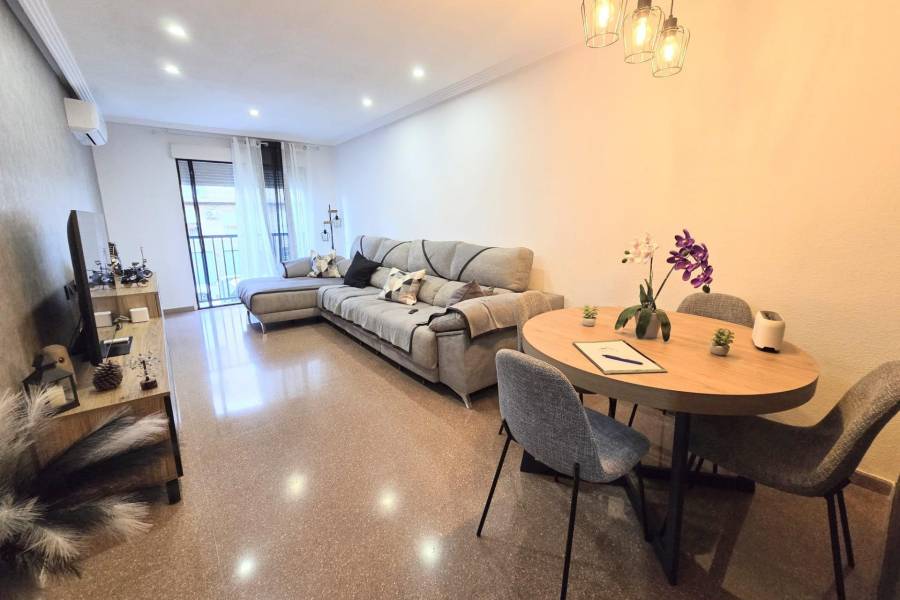 Re-sale - Flat - Elche