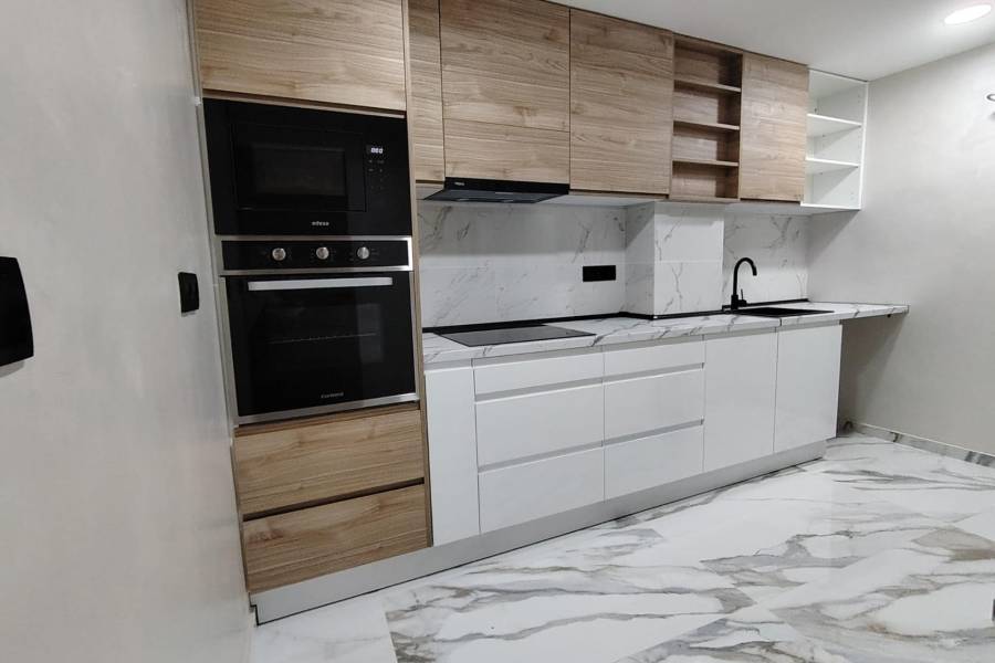 Re-sale - Flat - Elche