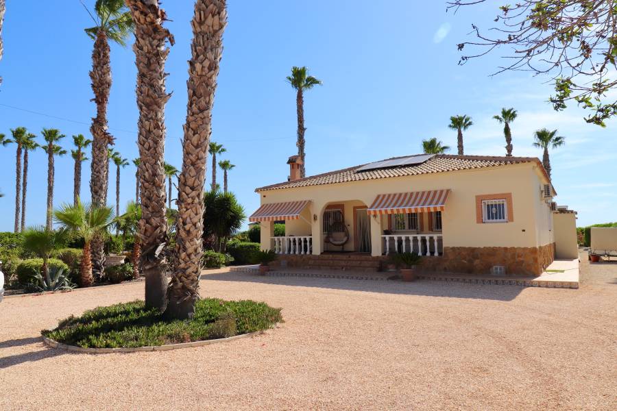 Re-sale - Country house - Orihuela