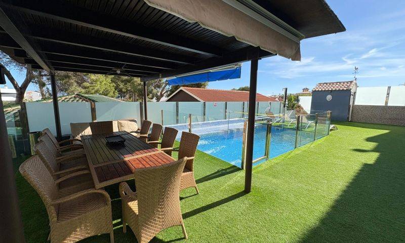 Re-sale - Villa - Villamartin