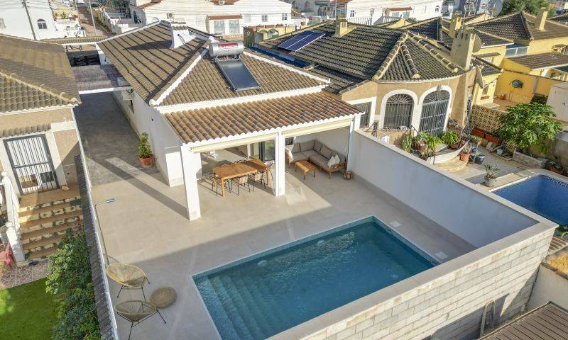 Re-sale - Villa - Torrevieja