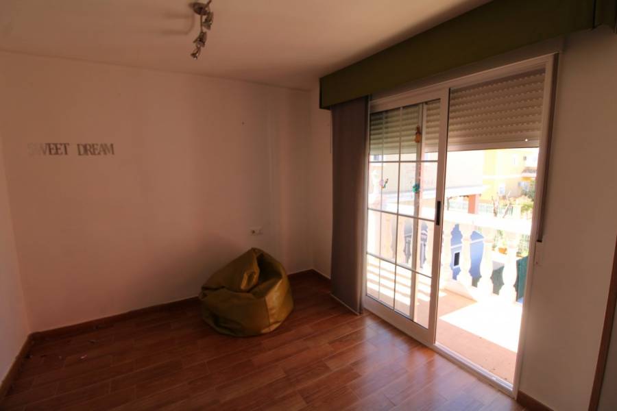 Re-sale - Villa - Elche