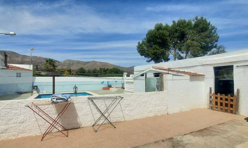 Re-sale - Country house - Hondon De Las Nieves