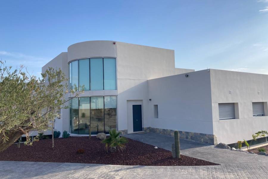 Re-sale - Country house - Petrer - Loma badá