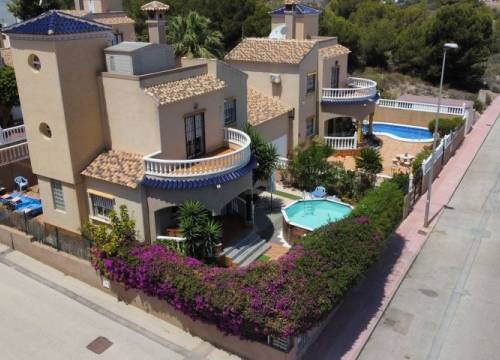 Villa - Re-sale - Villamartin - Villamartin