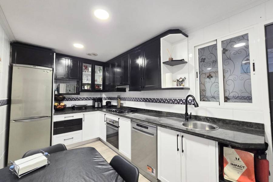 Re-sale - Flat - Elche