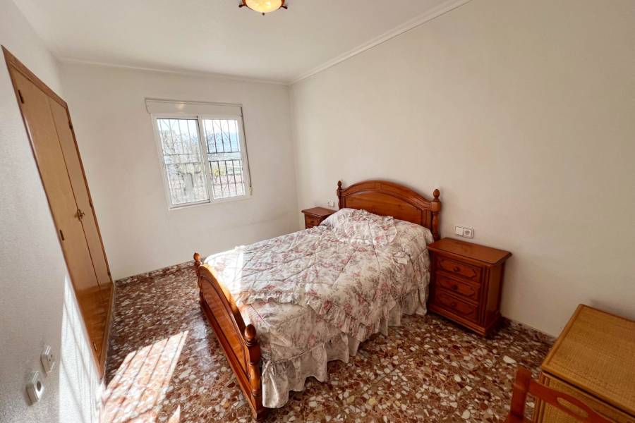 Re-sale - Country house - Hondon De Los Frailes