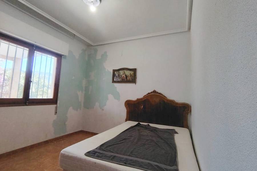 Re-sale - Country house - Hondon De Las Nieves