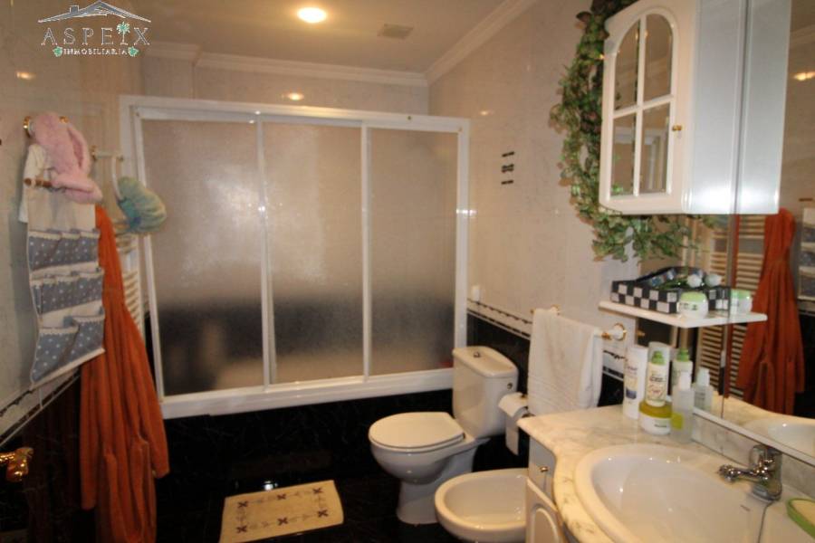 Re-sale - Bungalow - Monforte Del Cid - 03670