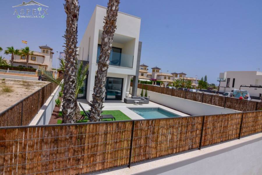 Re-sale - Villa - La Marina - El pinet